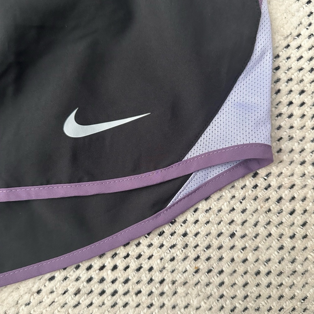 Nike Running Shorts - Picture 2 of 5